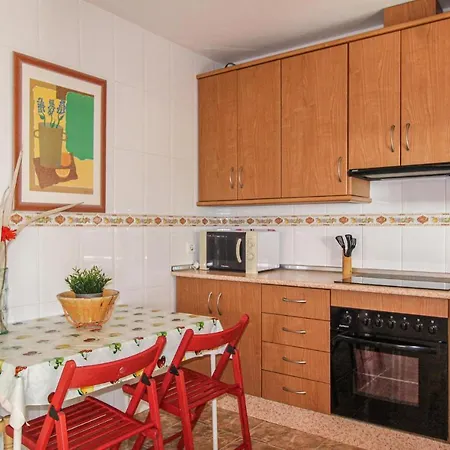 2 Bedroom Awesome In Holiday home *