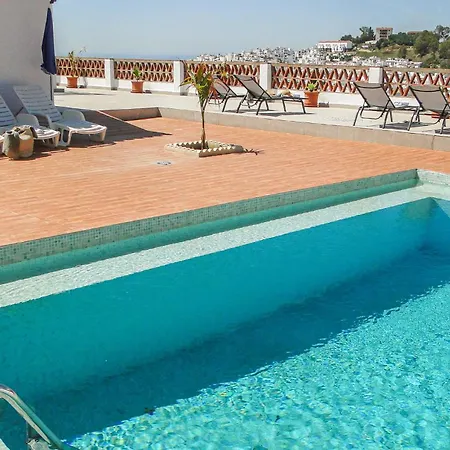 2 Bedroom Awesome In Holiday home *