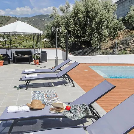 2 Bedroom Awesome In *